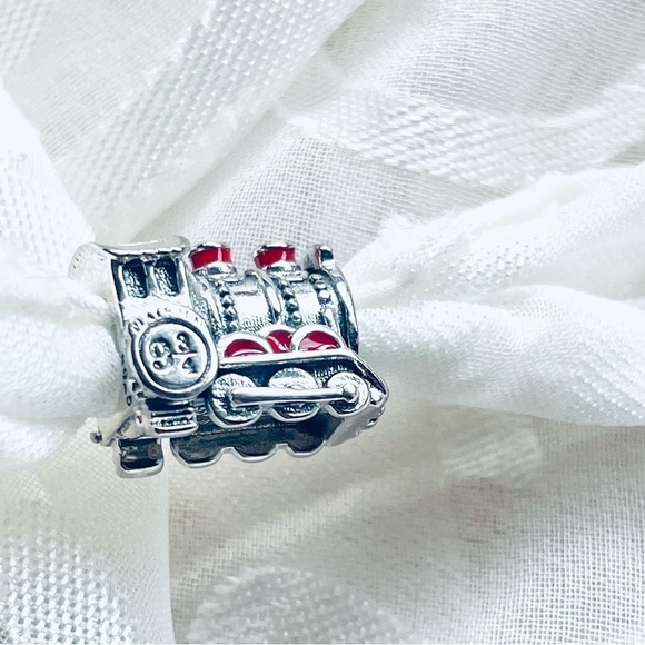 🚂 NWOT Hogwarts Express Charm – Harry Potter ✨ - Picture 8 of 13